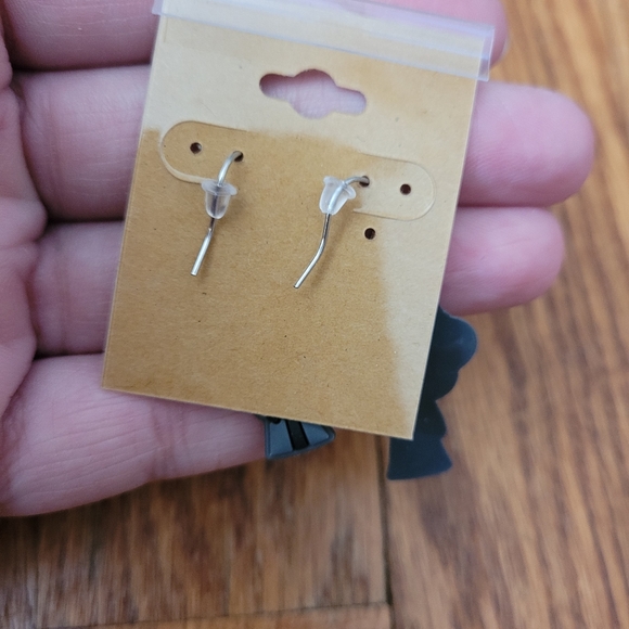 New Prof. McGonagall Harry Potter Dangle Earrings - Picture 3 of 5